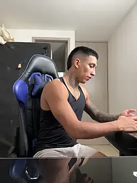 fuckadilf – webcam model profile photo Image 3