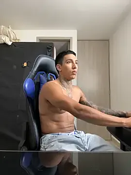 fuckadilf – webcam model profile photo Image 7