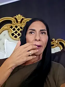 oxo_yuna_oxo – webcam model profile photo Image 2