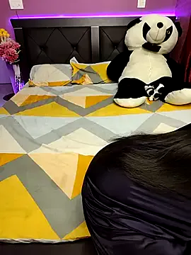 roouse – webcam model profile photo Image 7