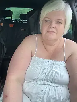 PumaShyXD – webcam model profile photo Image 2