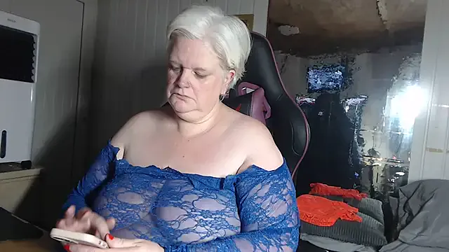 PumaShyXD – webcam model profile photo Image 6