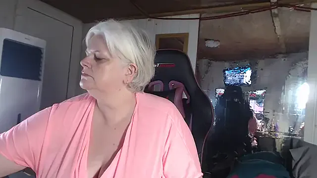 PumaShyXD – webcam model profile photo Image 7