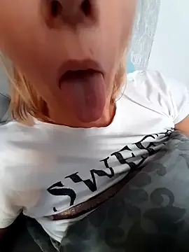 oxo_yuna_oxo – webcam model profile photo Image 11