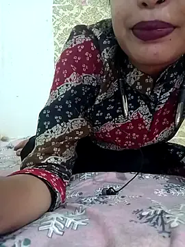 oxo_yuna_oxo – webcam model profile photo Image 3