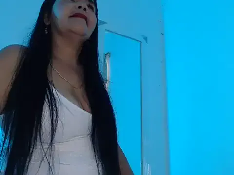 oxo_yuna_oxo – webcam model profile photo Image 8