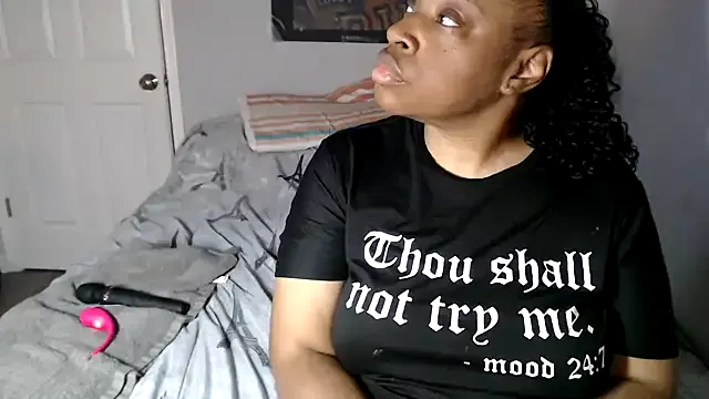 oxo_yuna_oxo – webcam model profile photo Image 10