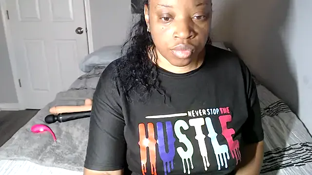 oxo_yuna_oxo – webcam model profile photo Image 7