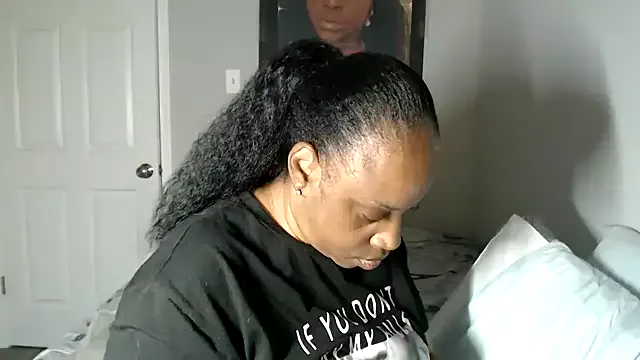 oxo_yuna_oxo – webcam model profile photo Image 8