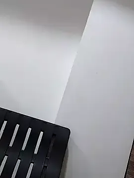 roouse – webcam model profile photo Image 10