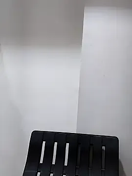 roouse – webcam model profile photo Image 13