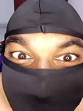 roouse – webcam model profile photo Image 15