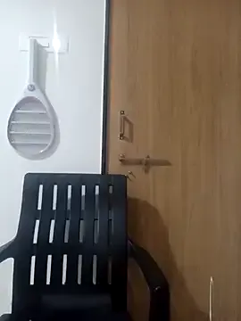 roouse – webcam model profile photo Image 3