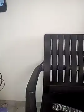 roouse – webcam model profile photo Image 7