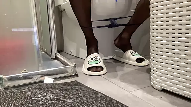 divavirtual11 – webcam model profile photo Image 11