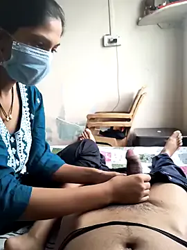 roouse – webcam model profile photo Image 9