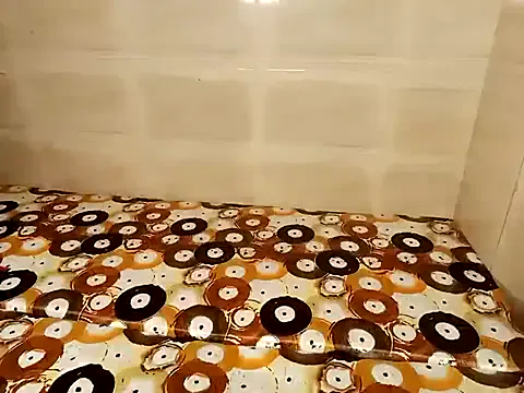 Yui-Ch – webcam model profile photo Image 7