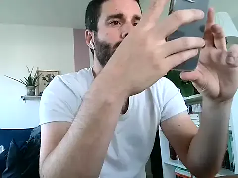 R-bonbon – webcam model profile photo Image 4