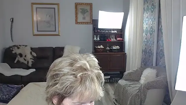 NANA_7 – webcam model profile photo Image 8