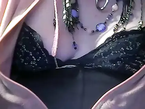 sissy_sarah69 – webcam model profile photo