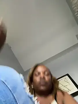 oxo_yuna_oxo – webcam model profile photo Image 11