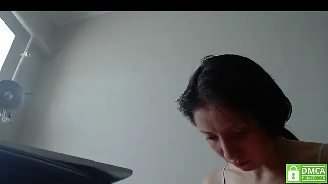 Awesomelusty – webcam model profile photo Image 12