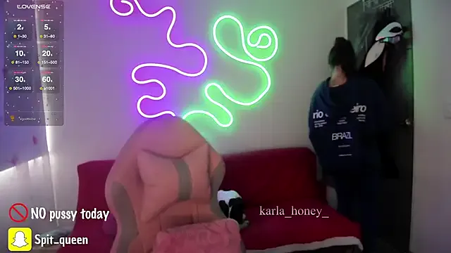 Awesomelusty – webcam model profile photo Image 4