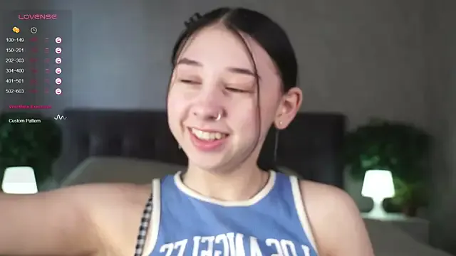 oxo_yuna_oxo – webcam model profile photo Image 3