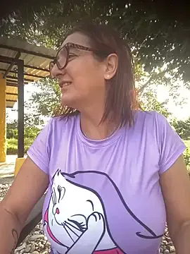 FariBanxOfficial – webcam model profile photo Image 13