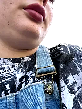 oxo_yuna_oxo – webcam model profile photo Image 18