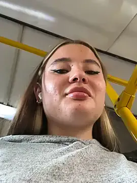 oxo_yuna_oxo – webcam model profile photo Image 2