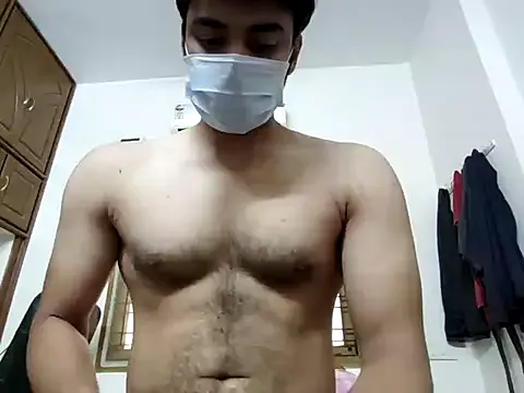 R-bonbon – webcam model profile photo Image 12