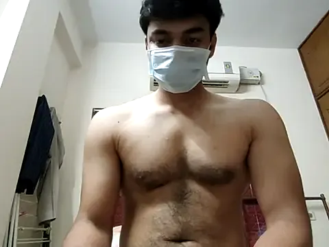 R-bonbon – webcam model profile photo Image 14