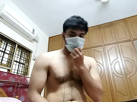 R-bonbon – webcam model profile photo Image 9