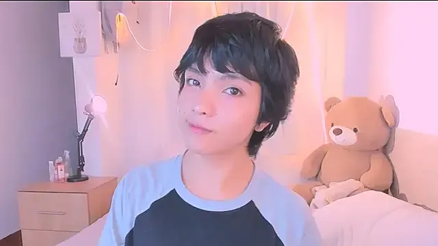 roouse – webcam model profile photo Image 10