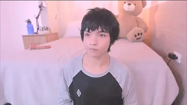 roouse – webcam model profile photo Image 7