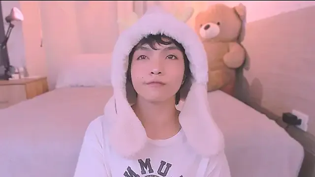 roouse – webcam model profile photo Image 8