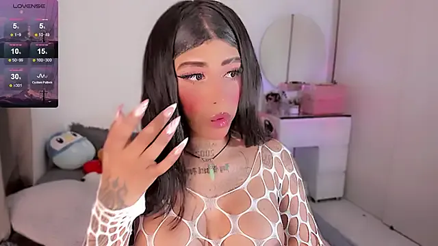 NinaVegas – webcam model profile photo Image 9