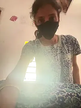 sweetreddy-02 – webcam model profile photo