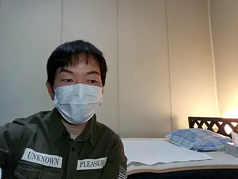 R-bonbon – webcam model profile photo Image 11