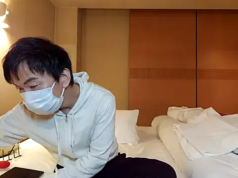 R-bonbon – webcam model profile photo Image 13