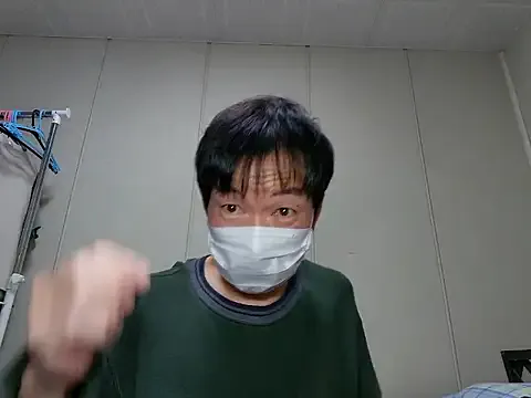 R-bonbon – webcam model profile photo Image 2