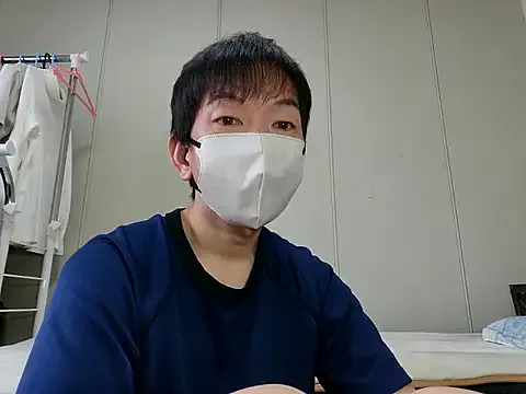 R-bonbon – webcam model profile photo Image 5