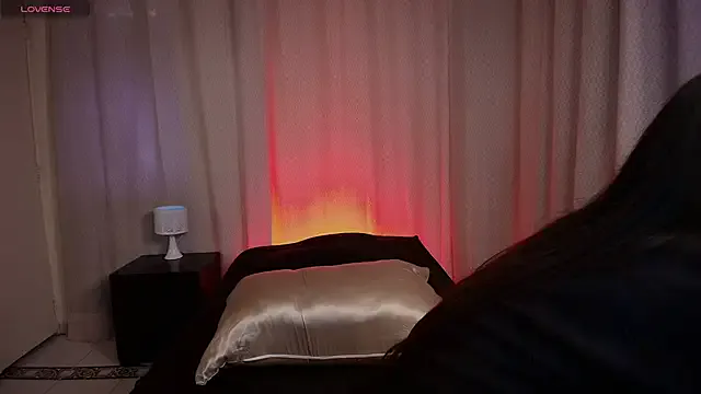 oxo_yuna_oxo – webcam model profile photo Image 5