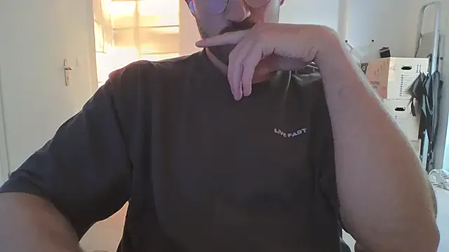 dirtypub – webcam model profile photo Image 15