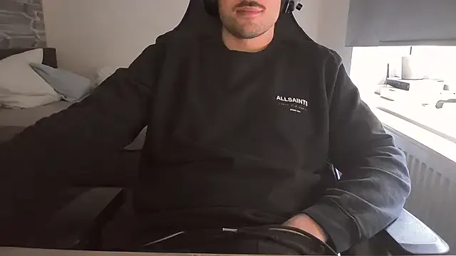 dirtypub – webcam model profile photo Image 2