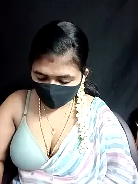 Awesomelusty – webcam model profile photo Image 4