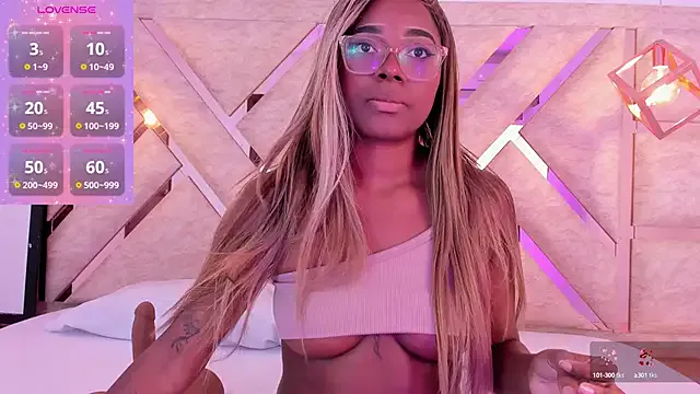 Arianna – webcam model profile photo Image 4