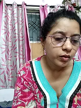 oxo_yuna_oxo – webcam model profile photo Image 3