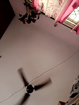 oxo_yuna_oxo – webcam model profile photo Image 5